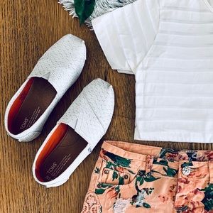 TOMS Classic Leather with Fish Scale Detailing